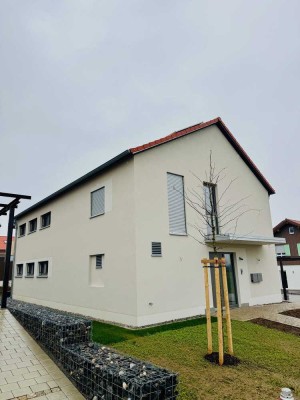 **Wohlfühlen ohne Hindernisse** - barrierefreie Erdgeschosswohnung mit Garten