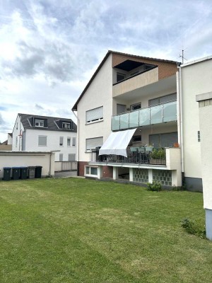 Helle 3-Zi-DG-Wohnung mit Südbalkon - renoviert !