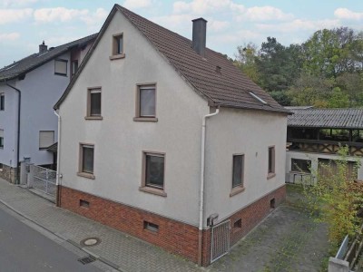 Zweifamilienhaus mit großzügigem Grundstück und viel Potenzial