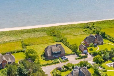 Ferienwohnung in einem Reetdachhaus auf einem attraktiven Dünengrundstück in 1.Reihe zur Nordsee