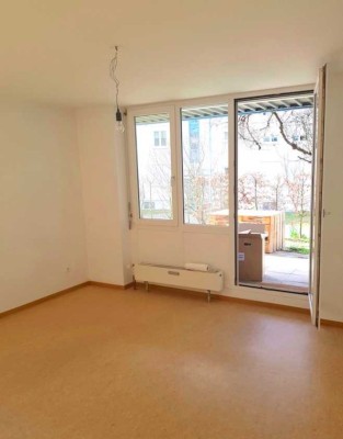 Schönes Zimmer in 4er WG mit Terrasse