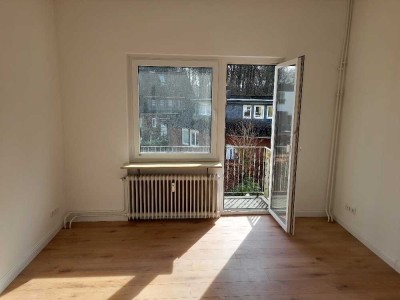 Reizvolle, vollmöblierte 2-Zimmer-Wohnung mit Balkon in idyllischer Lage