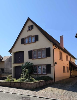 Historisches Einfamilienhaus mit unverbaubarem Panoramablick im Herzen von Ötlingen