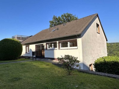 2-Zimmer Dachgeschosswohnung mit Terrasse und Garage