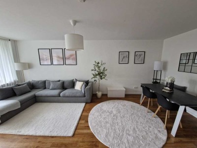 Erstbezug nach Sanierung: Toll geschnittene 2 Zimmerwohnung mit Balkon und einzigartigem Weitblick!
