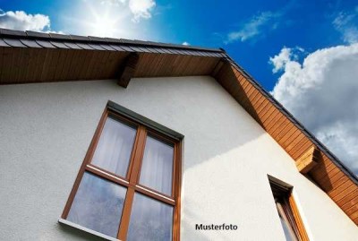 2-Familienhaus mit Nebengebäude - provisionsfrei