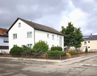 ZFH mit DG-Ausbaupotenzial und großem Grund. Weitere Bebauung möglich. Sichern Sie sich Ihr Projekt!