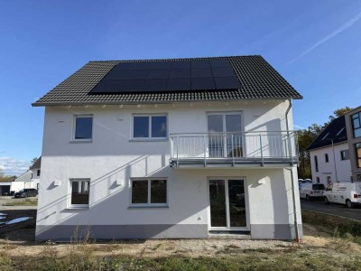 Erstbezug!!! Sonnige 3 Zimmer Wohnung mit schönem Balkon