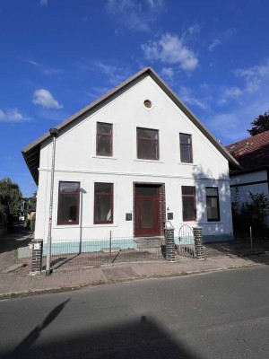 Modernisierte 4-Zimmer-Penthouse-Wohnung mit EBK in Lilienthal