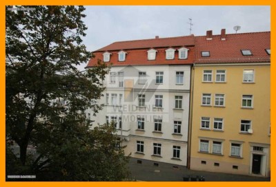 **Ihr neues Zuhause wartet: 4-Raum-Wohnung mit Komfort-Badezimmer und großzügigem Wohnambiente!**