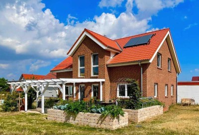 Neuwertiges Einfamilienhaus mit Doppelgarage auf großem Wohnbaugrundstück im Harz!