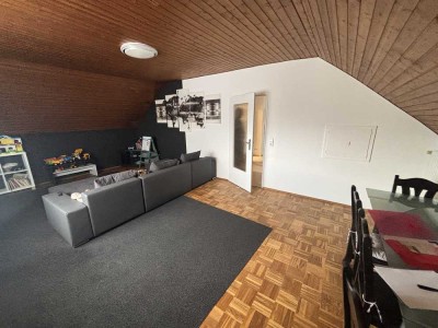 myHome-Immobilien / Supergünstige, ruhige 3 Zi-DG Wohnung mit Einbauküche und Gartenmitbenutzung