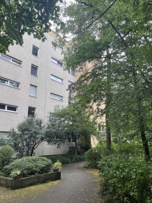 Gepflegte 2-Zimmer-Wohnung im 2. OG mit Balkon in Nürnberg-Langwasser Südwest