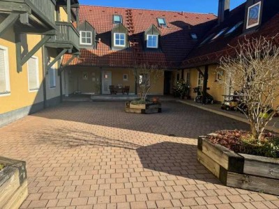 Großzügig wie ein Haus - ganz ohne Gartenarbeit, im ruhigen Innenhof