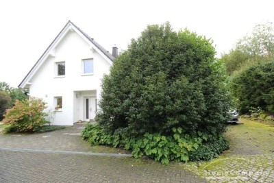 Möbliert / Furnished - Einfamilienhaus mit großem Grundstück in Dresden-Zaschendorf / 8 Personen