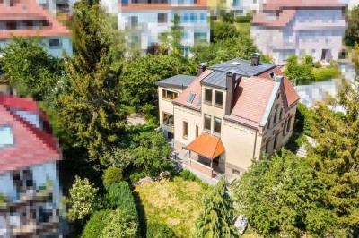 Komplett sanierungsbedürftiges Zweifamilienhaus in Halbhöhenlage keine  Zufahrt  ohne Stellplätze