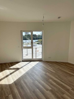 Neubau - Mit Wasserblick ! 3 Zimmer mit Loggia + Neue Einbauküche