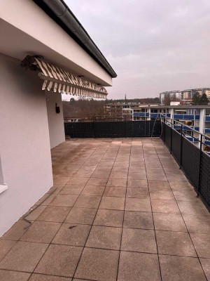 Traumhafte Penthouswohnung in NI-Gravenbruch ***