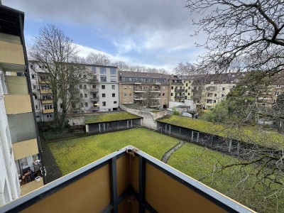 Modernisierte 3-Zimmerwohnung mit Balkon in Mannheim-Lindenhof