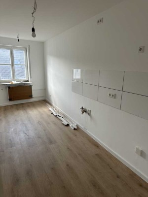 Erstbezug nach Sanierung: Attraktive 5-Raum-Wohnung mit gehobener Innenausstattung in Goldbach