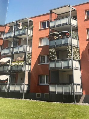 Exklusive, vollständig renovierte 3-Zimmer-Wohnung mit Balkon und EBK in Dormagen