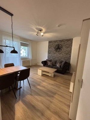 Helle, gut geschnittene 2-Zimmer Wohnung mit Balkon in Berlin-Marienfelde