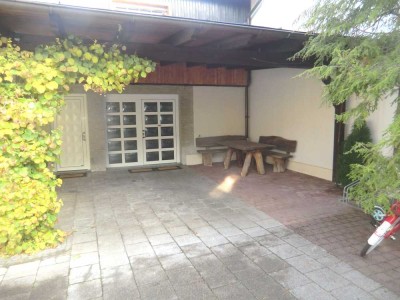 Zweitwohnung/Wohnbüro mit Terrasse + Carport - zentral in Walldorf