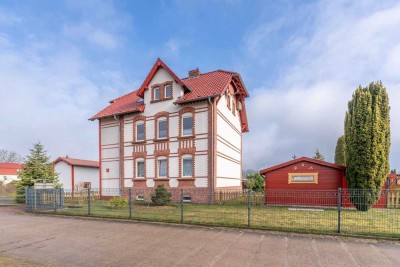 Charmantes Familiendomizil mit Einliegerwohnung und viel Platz in zentraler Lage von Neulöwenberg
