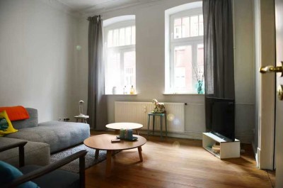 Möblierte 3-Zimmer-Wohnung mit Balkon und Einbauküche zentral im historischen Burghof