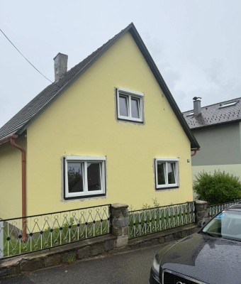 Einfamilienhaus mit Garten und Garage in Schrems