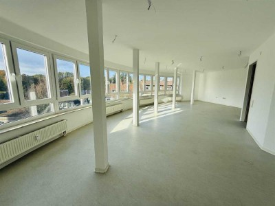 Loftartiges Apartment mit Panoramafenstern