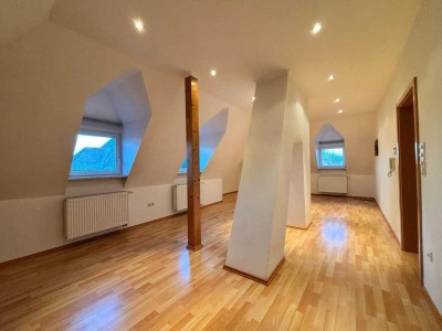 Helle freundliche Dachgeschosswohnung in bester Lage in Speyer