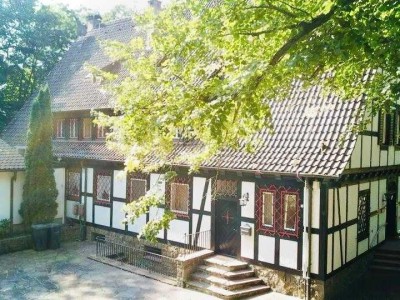 Stilvolle Fachwerkvilla mit traumhafter Aussicht auf einem parkähnlichen Grundstück!