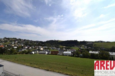 GROSSARTIGE WOHNUNG MIT ATEMBERAUBENDEM AUSBLICK IN GRAMASTETTEN!