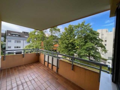 Barrierefreie und helle 2- Zimmer Wohnung mit EBK und zwei Stellplätzen in Winnenden zu vermieten
