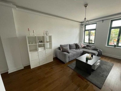 großzügige helle 2 Zimmerwohnung mit Balkon