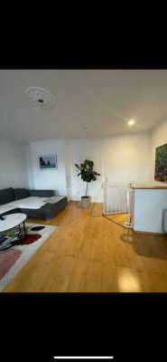 Helle, 2-Raum-Maisonette-Wohnung in Berlin Steglitz (teilmöbliert)