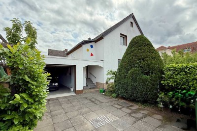 Ein- bis Zweifamilienhaus in Rodgau-Hainhausen – Zwei Wohneinheiten, gepflegter Garten & Nähe zur...