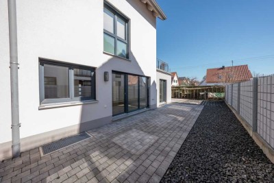 Renovierte Erdgeschosswohnung mit großer Terrasse in Kissing zu vermieten