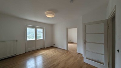 * Schwabing * Ab sofort * 3 Zimmer * 2er WG geeignet * Wohnzimmer * Balkon *