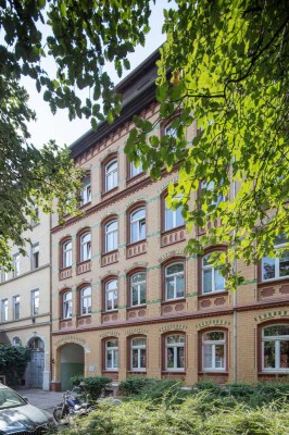 Charmante & individuelle Wohnung im Auenviertel - mit EBK, Pkw-Stellplatz, nahe Helios Klinikum