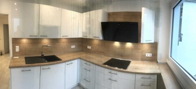 Kernsanierte helle, ruhige 3 Zimmer Wohnung in Unterbilk! Neues Bad, 2 Balkonen, Garage