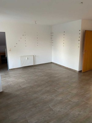Schöne 3-Zimmer-Wohnung in 30900, Negenborn.
Gartennutzung, Carport,  Wäschekeller, Kellerraum.