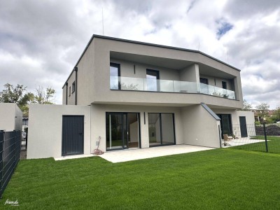 ERSTBEZUG - 5 Zimmer mit Garten und Carport!