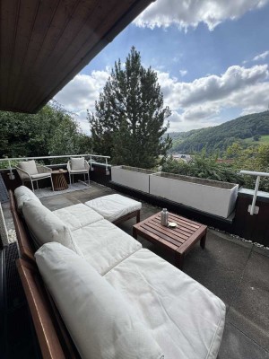 Sonnendurchflutete 3,5-Zimmer-Terrassenwohnung mit Balkon und Einbauküche in Künzelsau