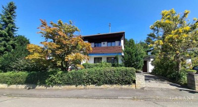 Großes Einfamilienhaus mit vielen Möglichkeiten !