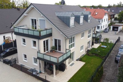 Helle moderne 2-Zimmer Dachgeschossewohnung mit Blick in den Wald