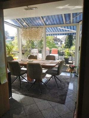Charmanter Altbau mit traumhaftem Wintergarten und Dachterrasse in Top Lage