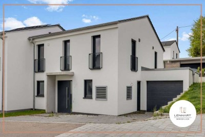 *Neuwertige Doppelhaushälfte**gehobene Ausstattung**Westterrasse**super Lage**