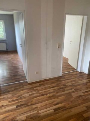 Schöne 3,0 Zimmer Wohnung mit Balkon